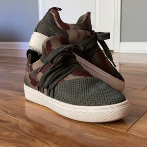 Steve Madden Camouflage Sneakers